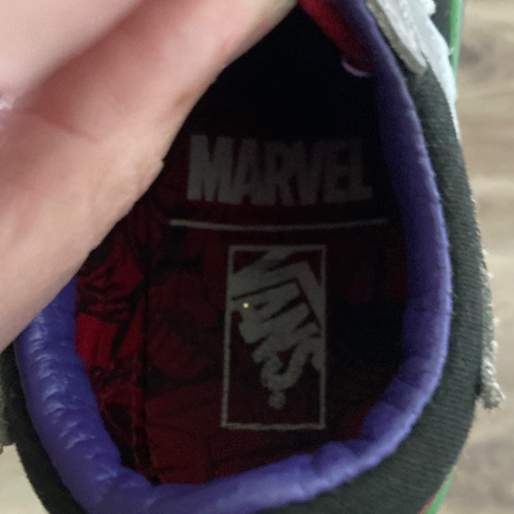 Vans Marvel Avengers Sneakers Sz 10.5 - Picture 8 of 9